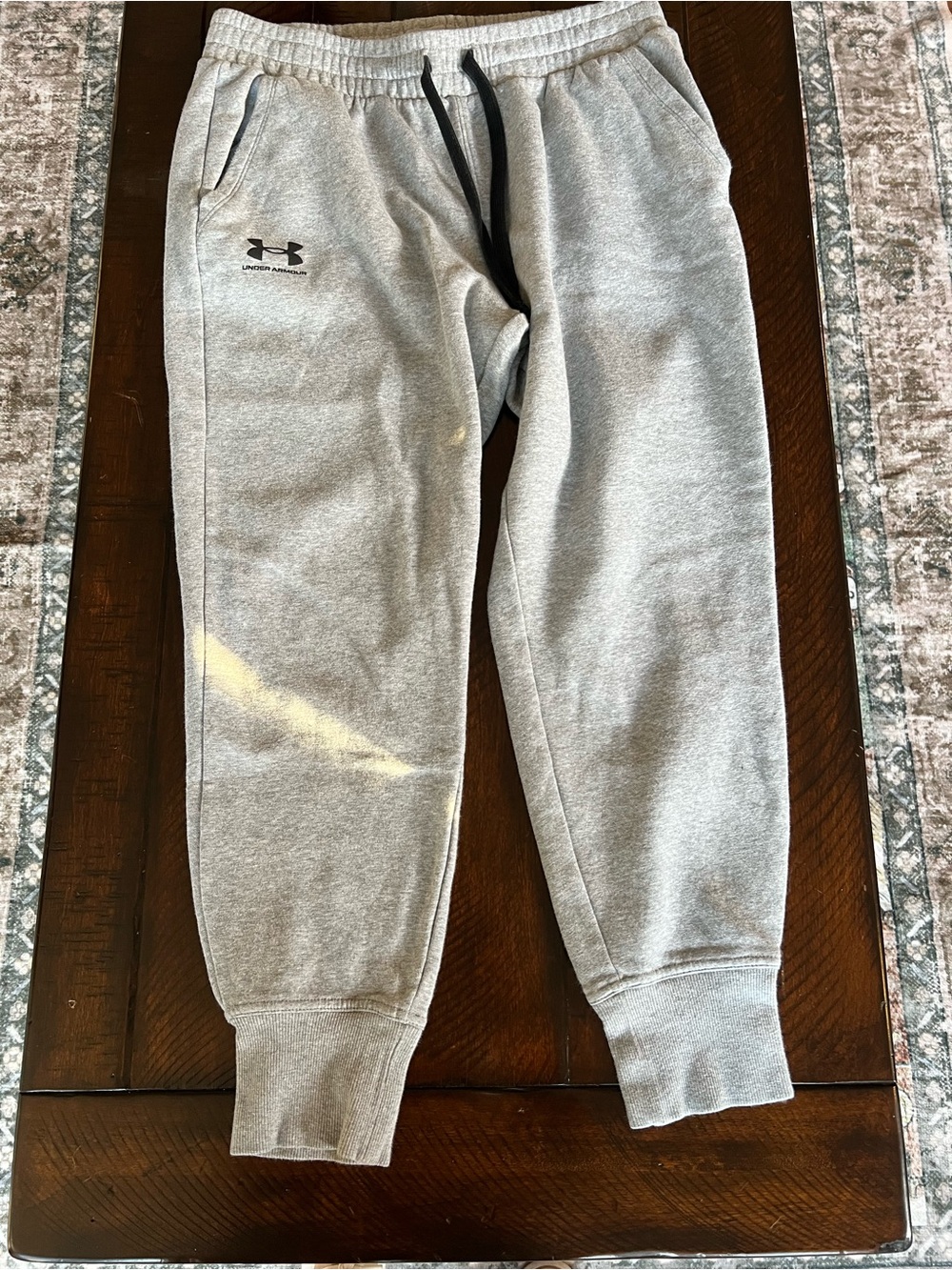 Under Armour Men’s XL Gray Fleece Joggers Sweatpants Athletic